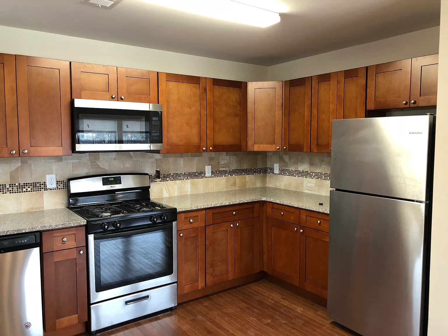 1 bed, 750 sqft, $1,850 — Photo 3
