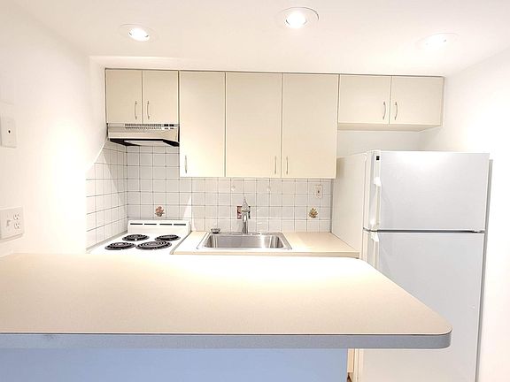 4th image of 109 Menores Ave APT 6