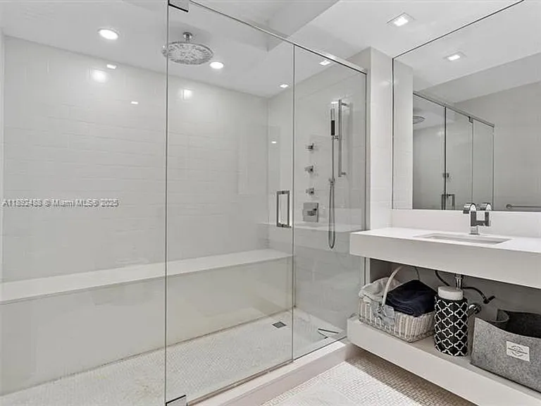 4000 Island Blvd #606 — Photo 20