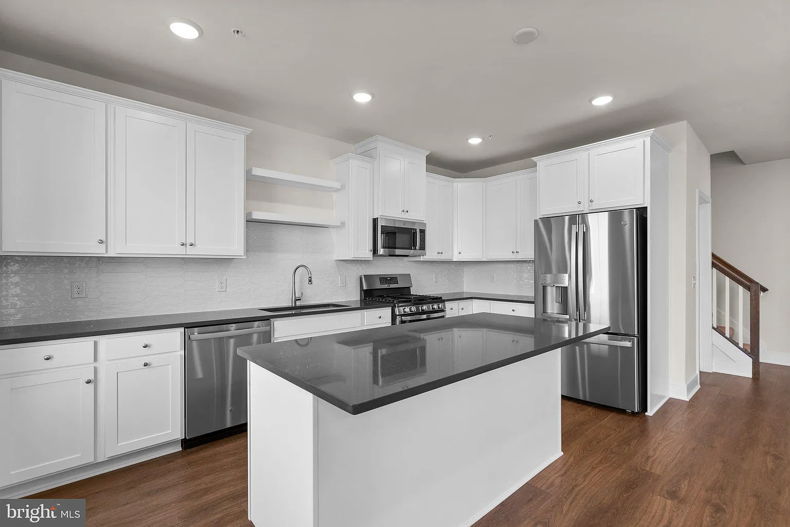 42640 Darala Dr photo 1