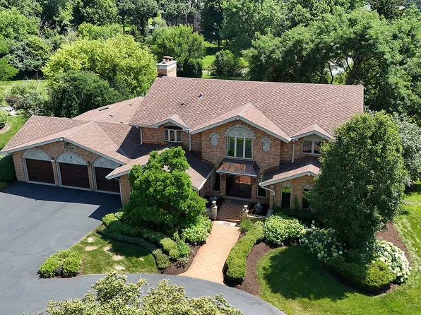 7 Horseshoe Ln, Lemont, IL 60439