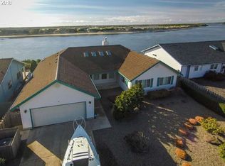 6 Wild Winds St, Florence, OR 97439