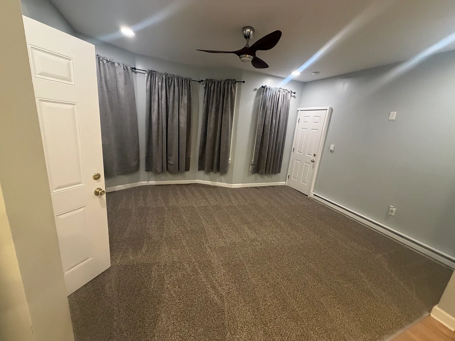 1 bed, 500 sqft, $900 — Photo 1