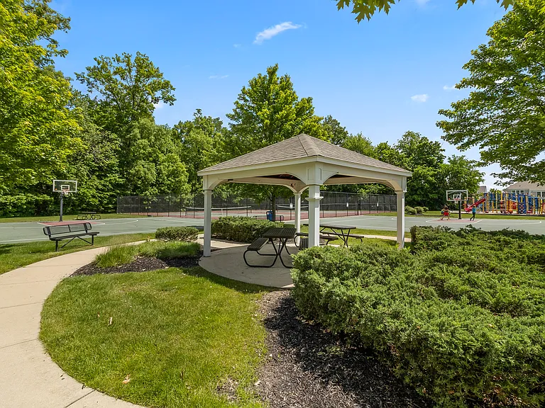 12683 White Chapel Cir — Photo 51