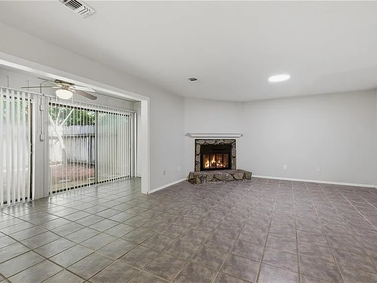 2183 Surrey Ct SE — Photo 12