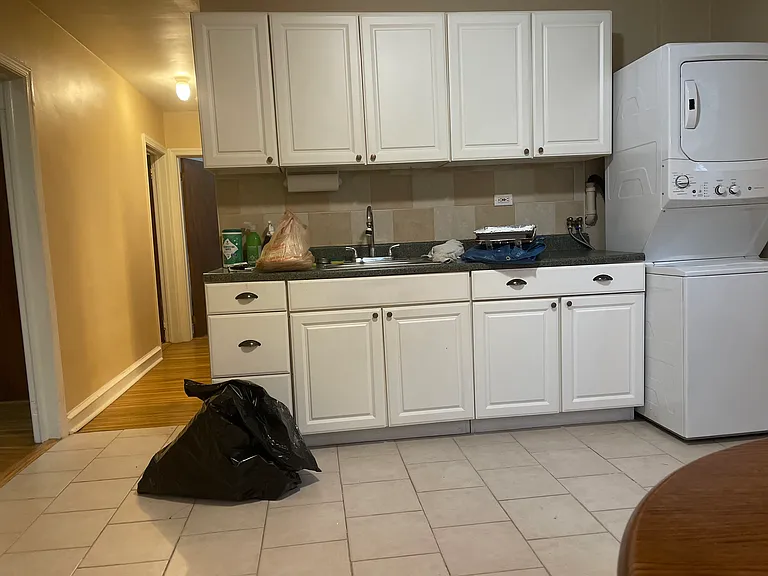 1576 Ferndale Ave #1 — Photo 5