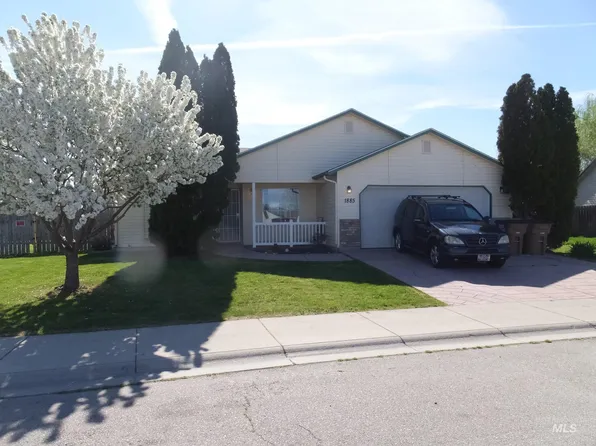 1885 Stone Dr, Emmett, ID 83617