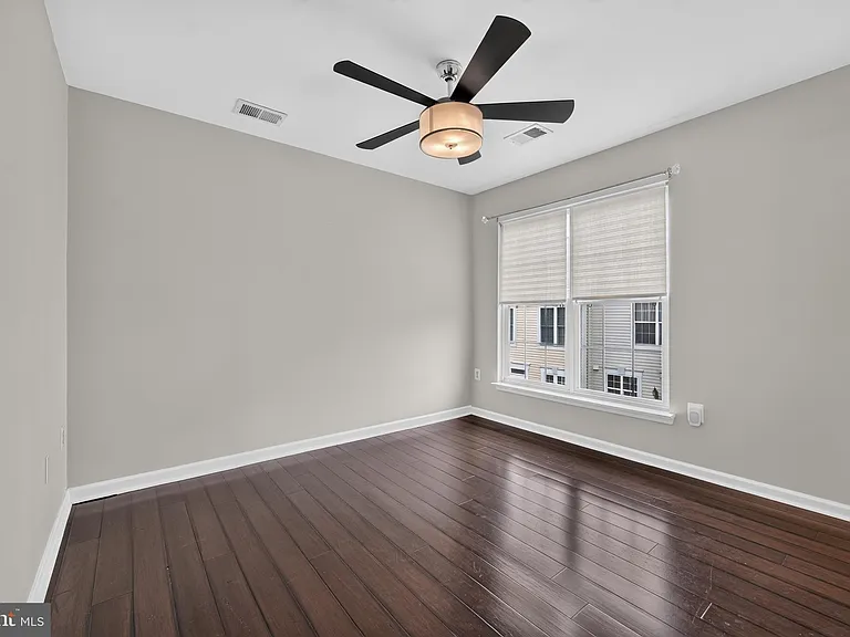932 Harrison Cir — Photo 16