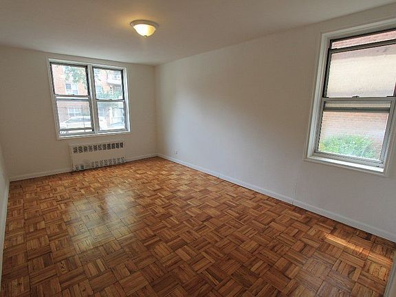 5th image of 10101 67th Dr APT 1E