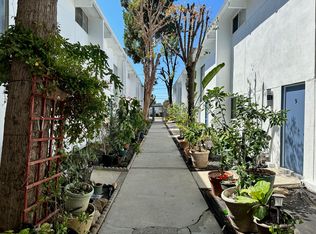 21133 Saticoy St #2, Canoga Park, CA 91304