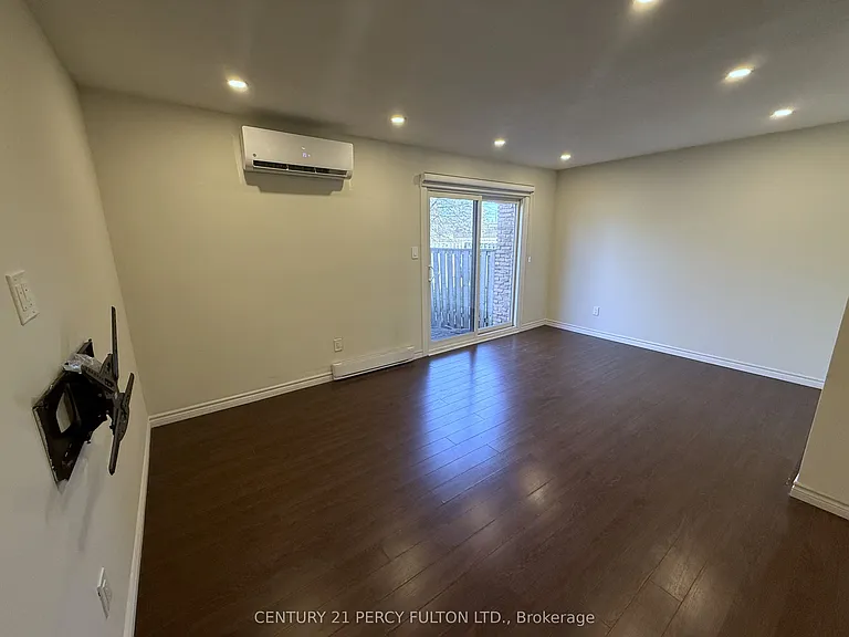 221 Ormond Dr #22 — Photo 4