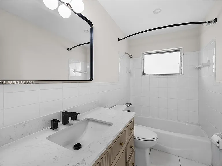 5141 Hollywood Blvd #209 — Photo 16