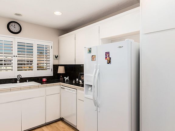 5th image of 7645 E Meadowbrook Ave