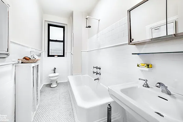 Sold by Brown Harris Stevens | media 19