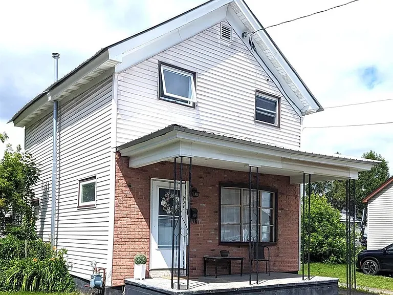 909 Franklin St — Photo 1
