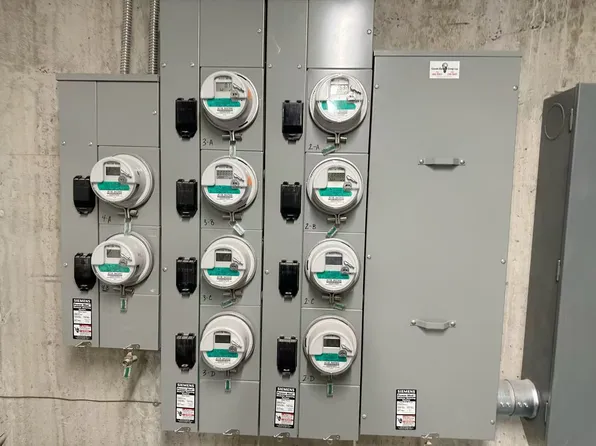 25-34 Steinway Street image 17 of 29