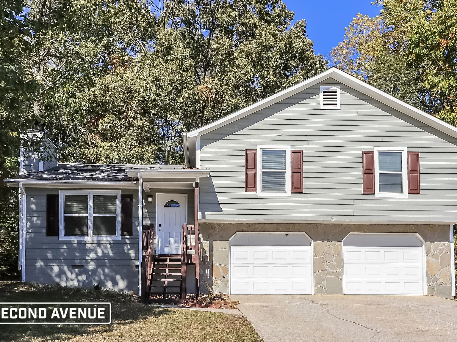 3 bed, 2.0 bath, 1950 sqft, $2,175 — Photo 1