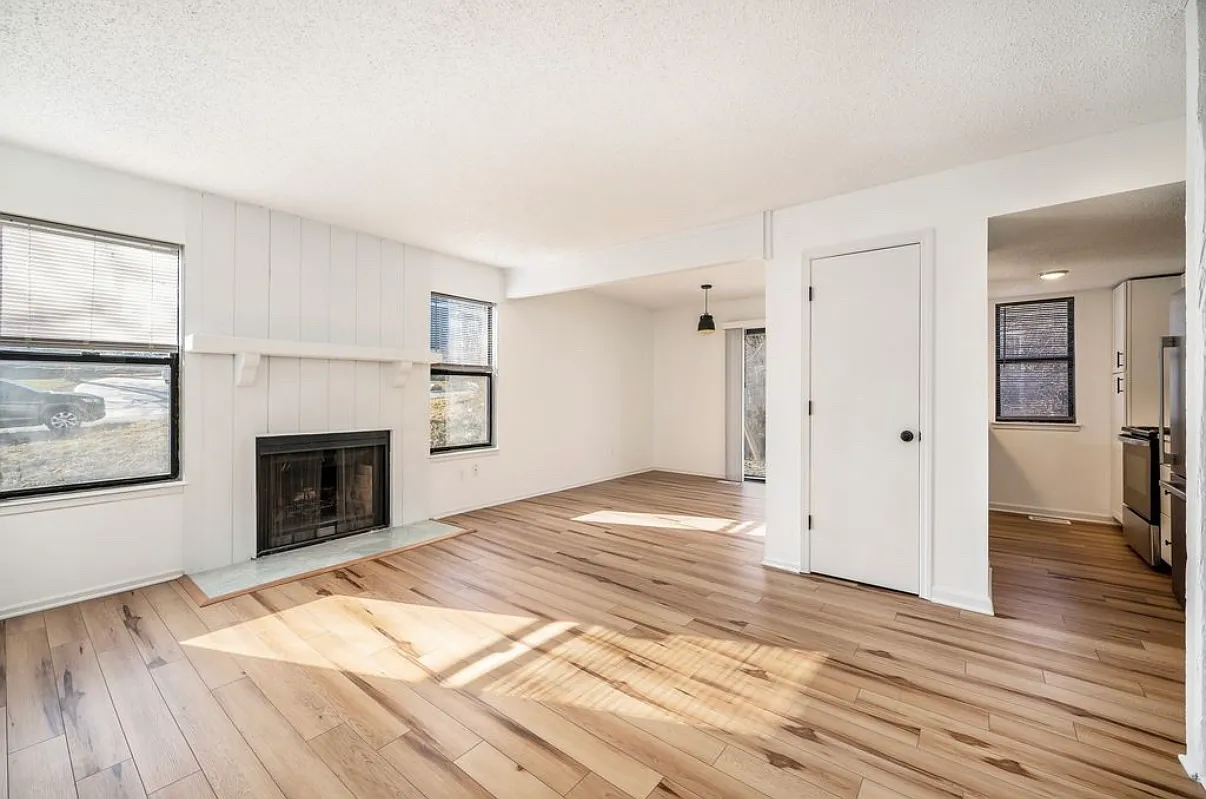 3030 Eaton St — Photo 3