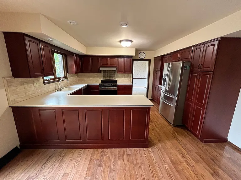 1209 E University St — Photo 38