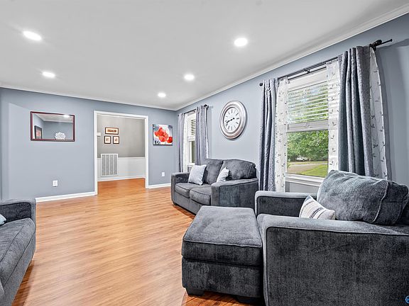 5th image of 104 Oddo Ln SE