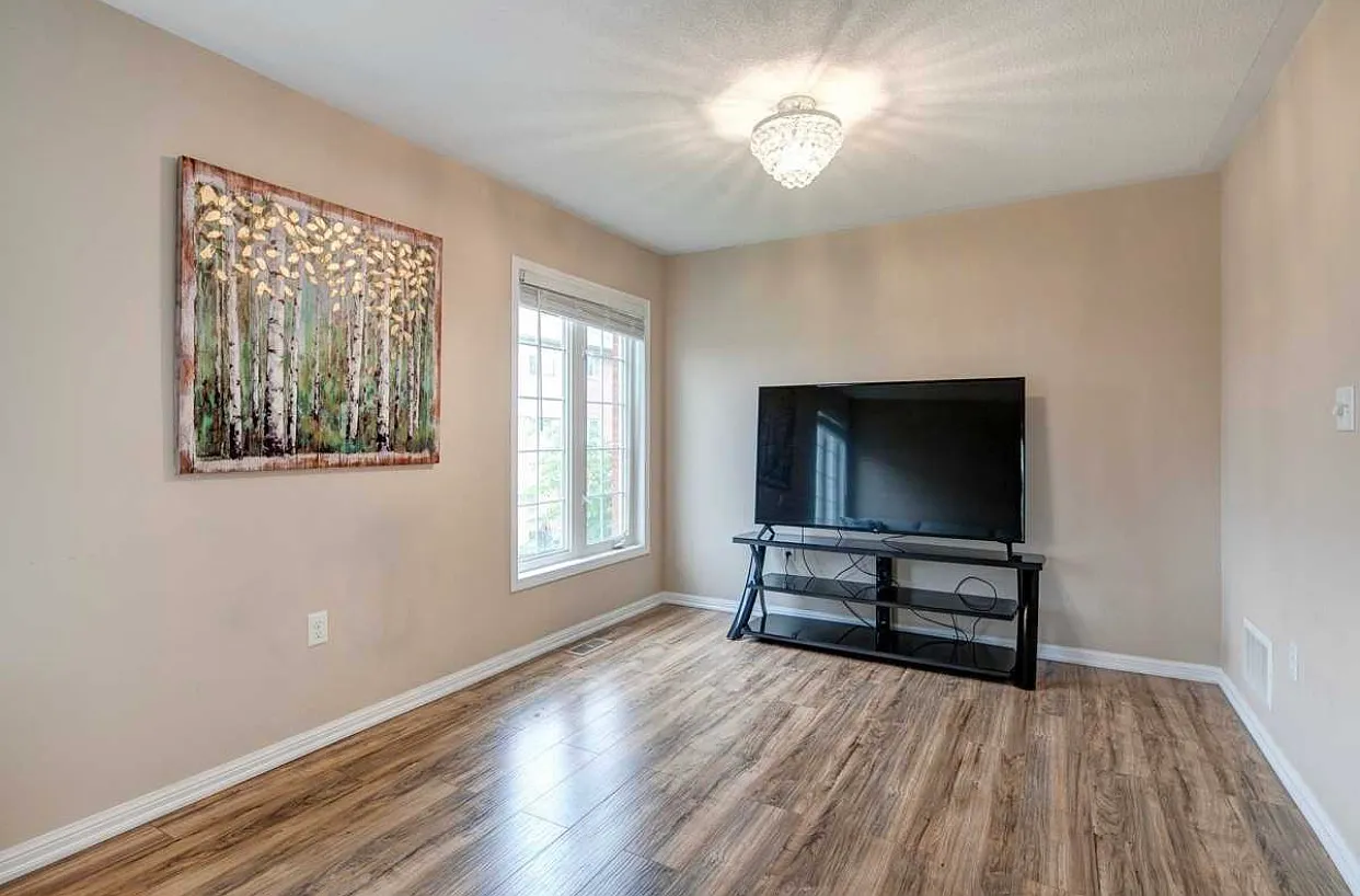 3 bed, 1918 sqft, $850 — Photo 4