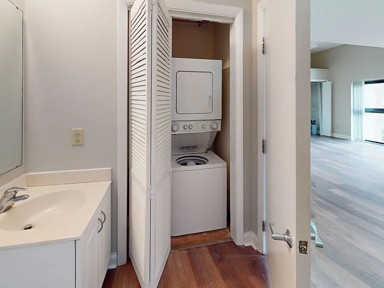 715 N Church St #212 — Photo 12