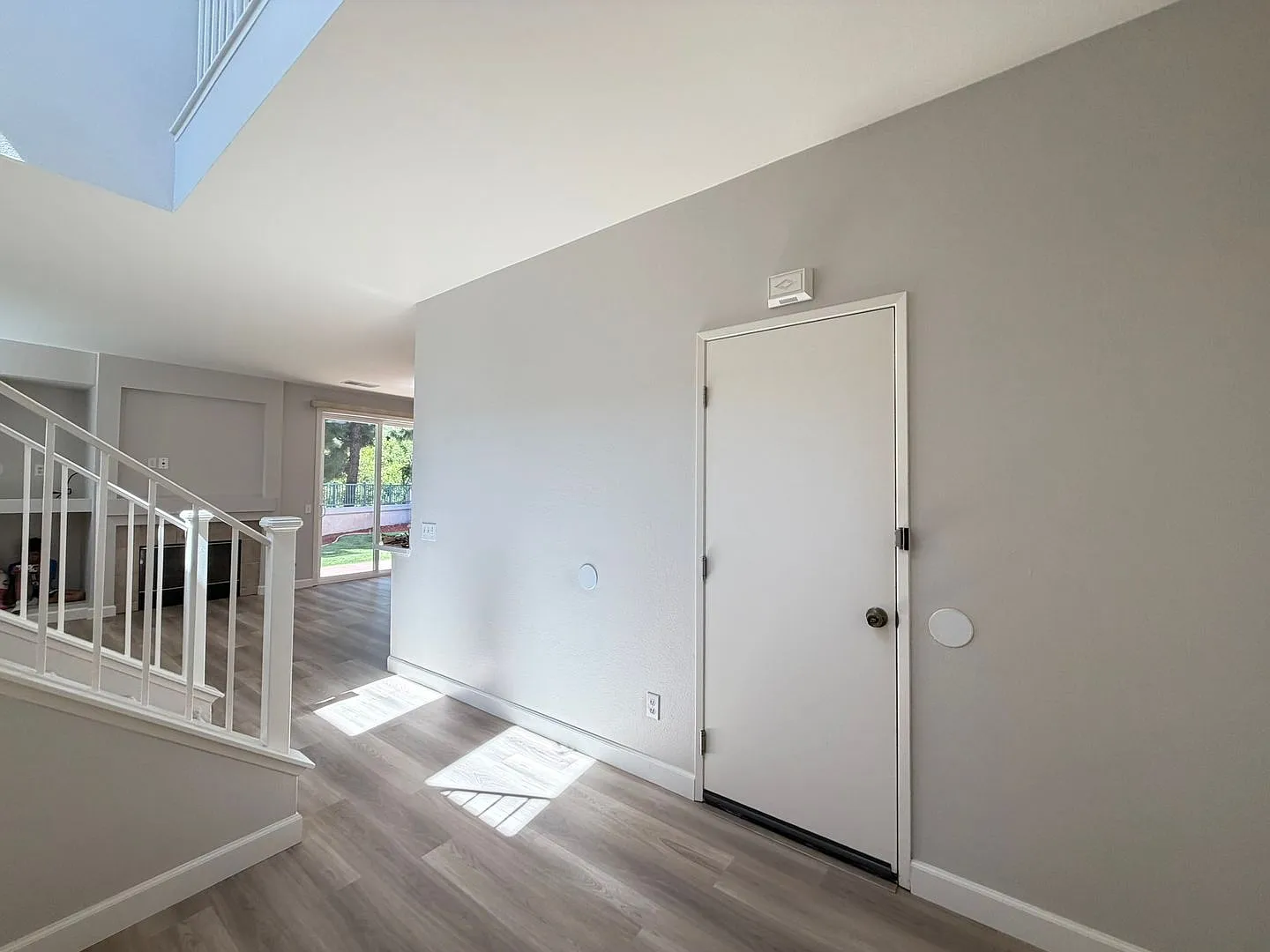 Beautiful 3BR Home in Gated Eastlake Greens Community! — Photo 2
