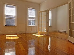 256 Newbury St #1, Boston, MA 02116