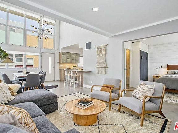 3rd image of 1037 N Laurel Ave APT 6