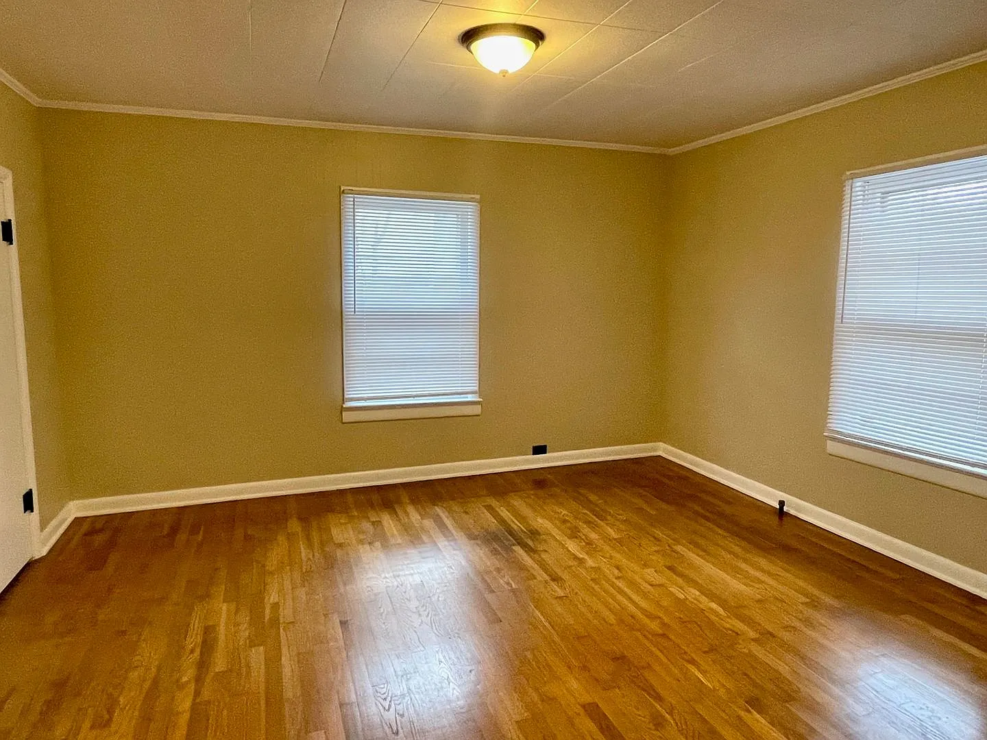 255 Highview — Photo 2