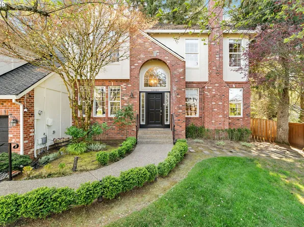 14401 SE Summit Ct, Clackamas, OR 97015