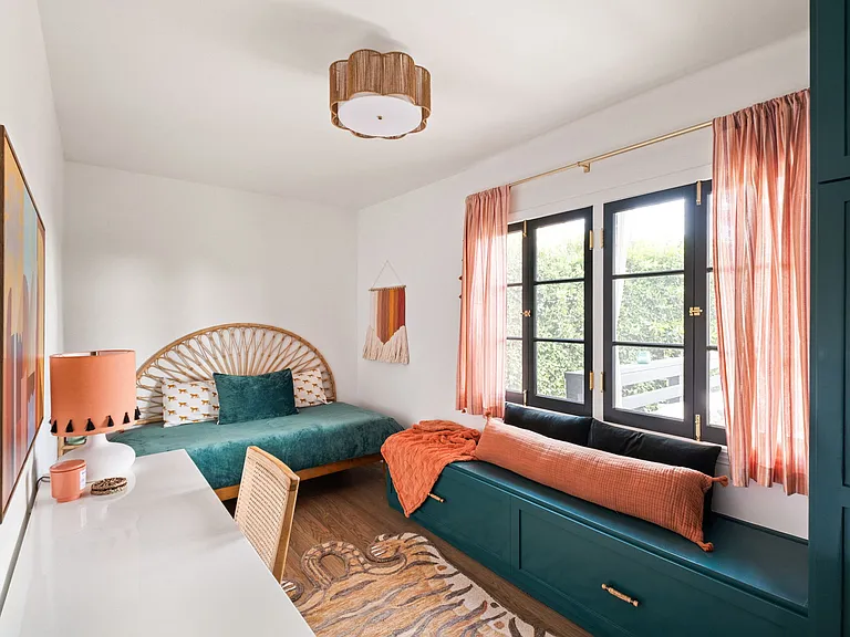 1074 S Sycamore Ave — Photo 27