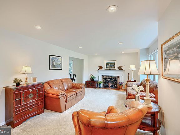 5th image of 1202 Vermont Rd