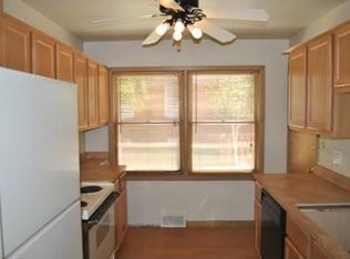2723 S 52nd St, Milwaukee, WI 53219