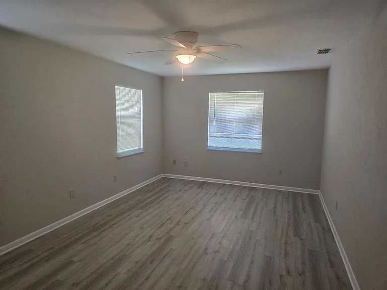 6853 Grove Rd — Photo 11