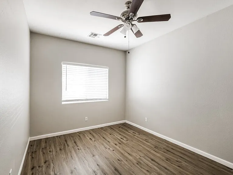 6522 W Elwood St — Photo 13