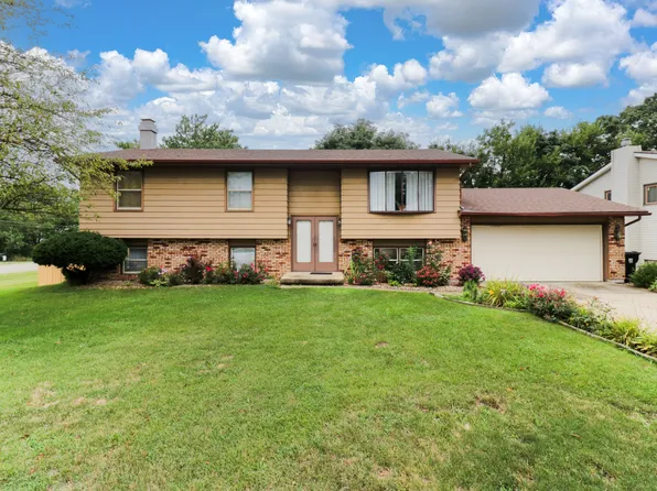 325 S Bone Dr, Normal, IL 61761