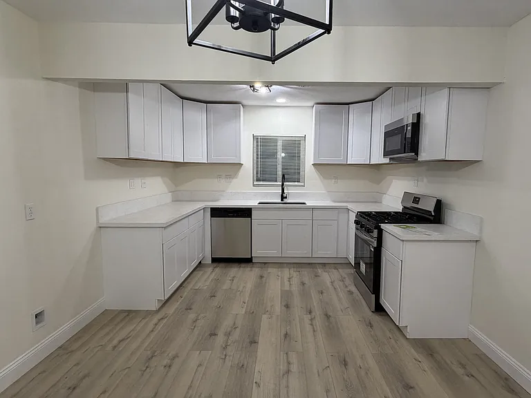 1207 El Tejon Ave #1 — Photo 3