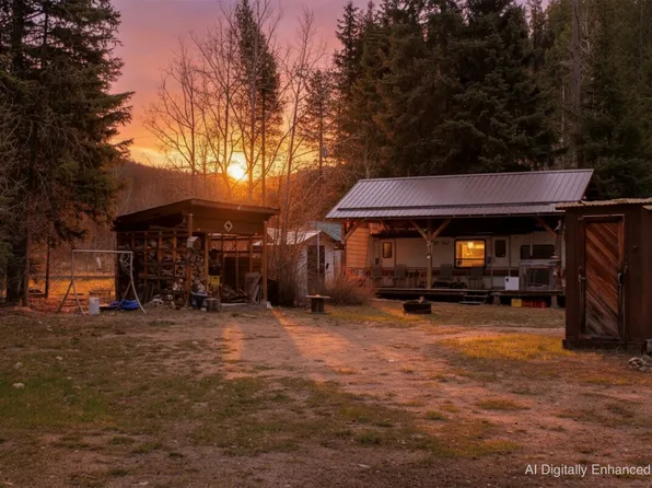 210 Link Lake Rd, Bankeir, BC V0H 1Z8