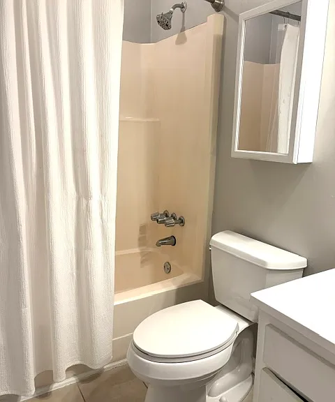 204 Oak St #4 — Photo 12