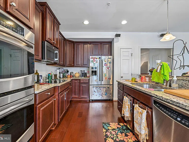 5722 Callcott Way #B — Photo 11