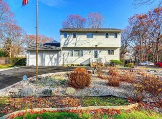 2157 Sycamore Ave, Ronkonkoma, NY 11779
