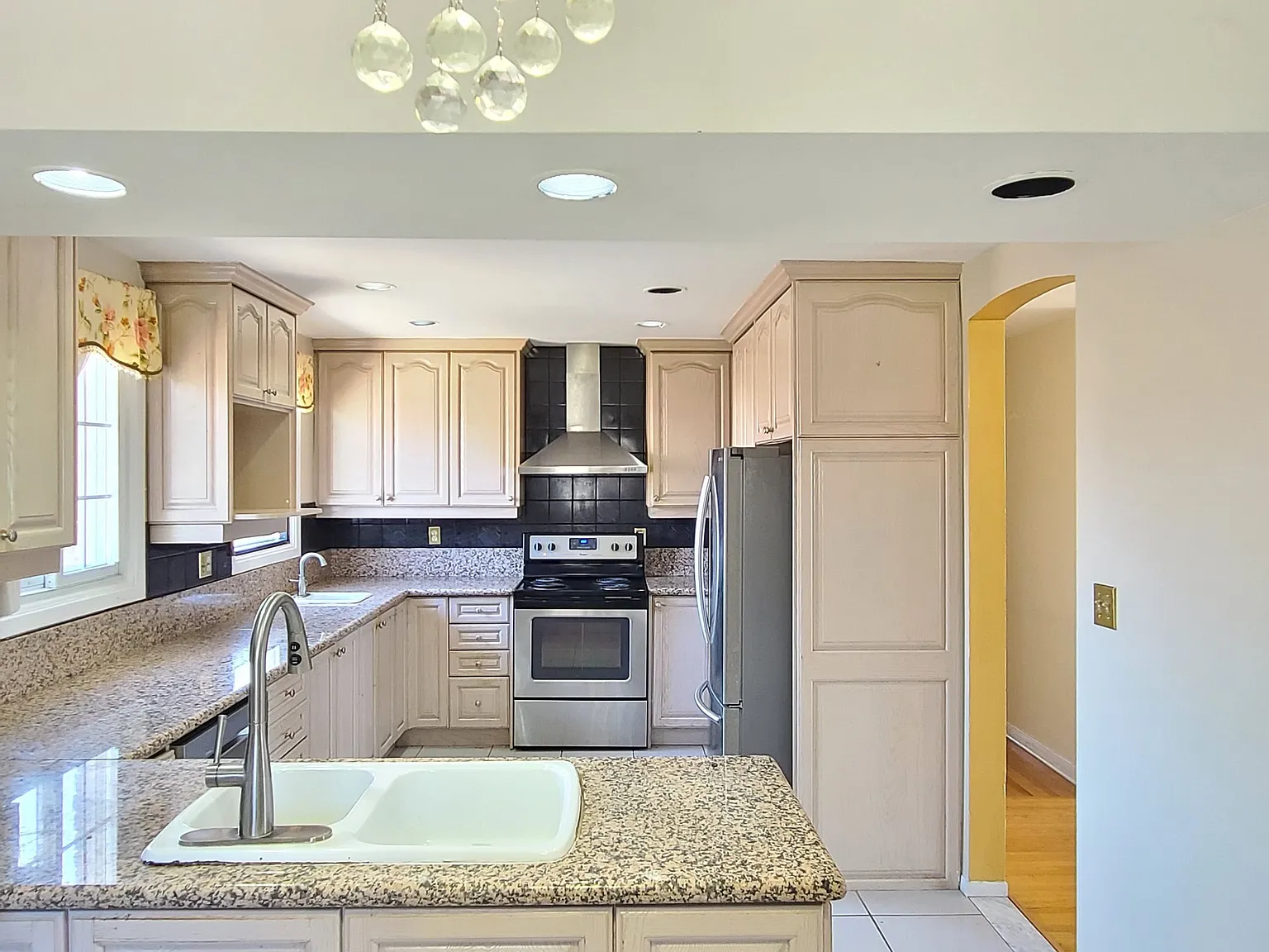 3 bed, $2,800 — Photo 3