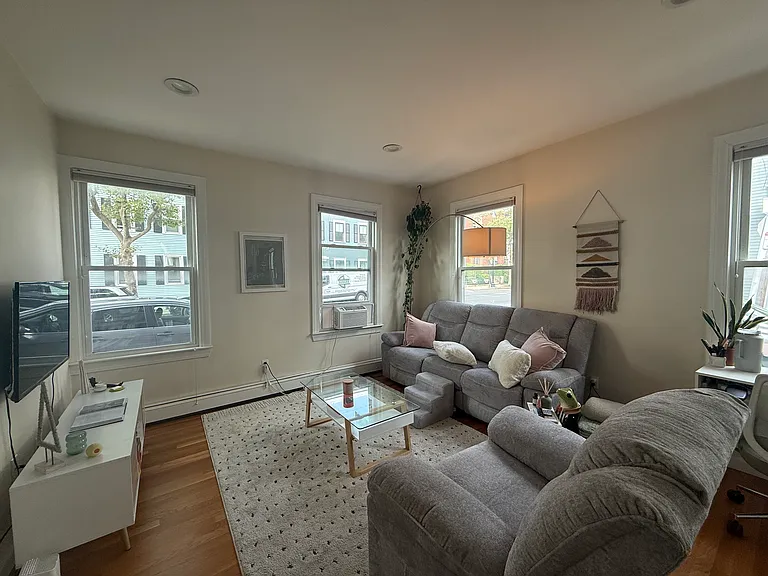 332 Bunker Hill St #1 — Photo 13