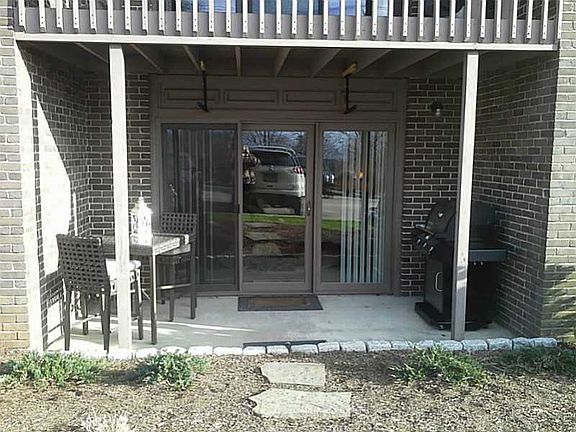 2nd image of 125 Van Zandt Ave APT 101