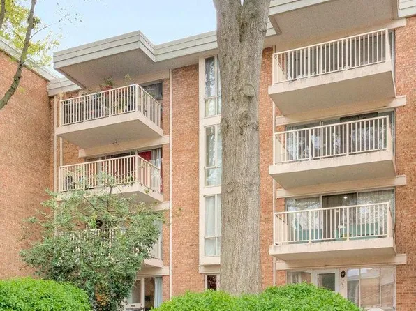 2649 Redcoat Dr #123, Alexandria, VA 22303