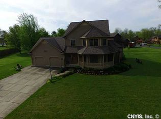 3 Waterford Ln, Auburn, NY 13021