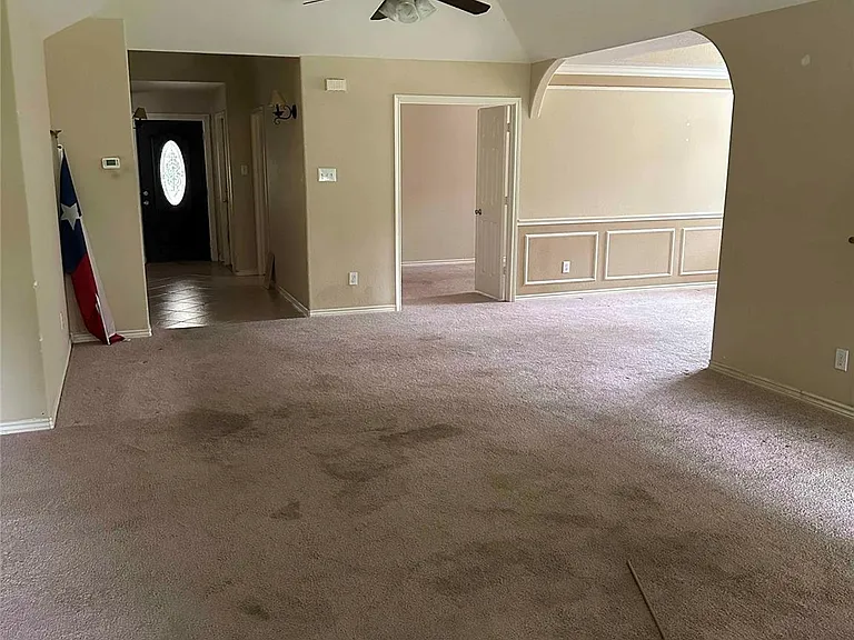1104 Hidden Oaks St — Photo 6