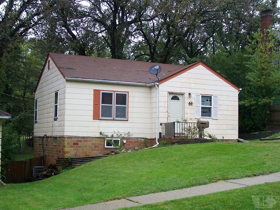 2nd image of 824 2nd Ave S
