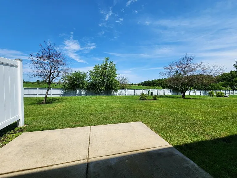 1804 Parkside Dr — Photo 16
